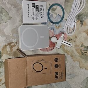 15W Magnetic Wireless Car Charger Mount - White - Apple & Android - USB-C